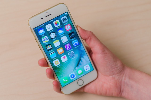 Apple tìm ra cách làm iPhone mỏng và nhẹ hơn