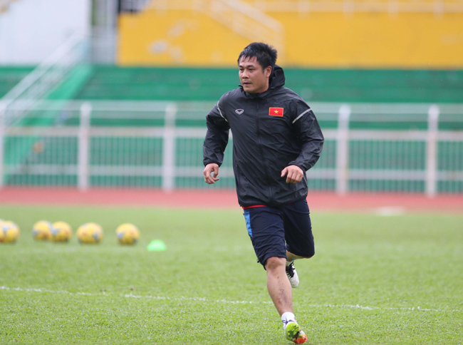 HLV Hữu Thắng: Anh em thì về...nhà thờ mà nhận nhau