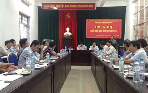 Cả nhà làm quan huyện: Tỉnh lại nói 'đúng quy trình'
