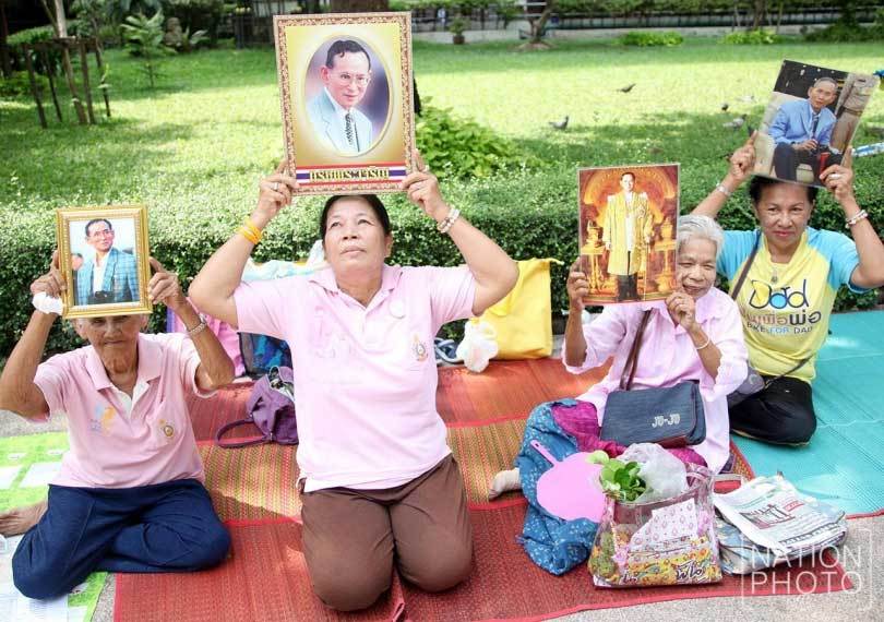 Quốc vương Thái Lan nguy kịch, cả nước nguyện cầu