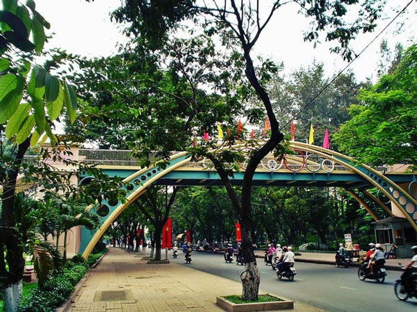 Kẻ cướp bị...nạn nhân đánh chết trong công viên