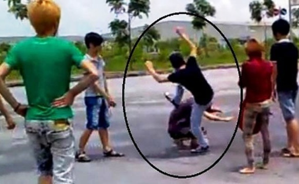 Nhóm học sinh lớp 9 đánh chết người trong sân trường