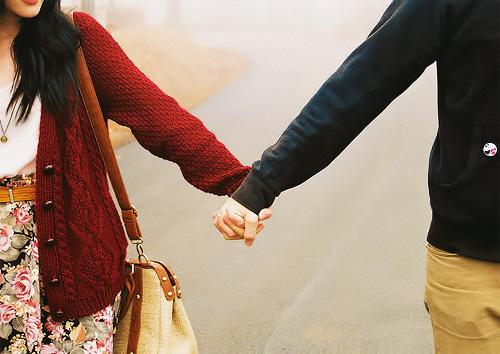 Sốc khi thấy người yêu tay trong tay với bạn thân