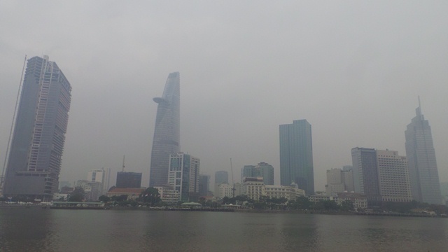 Sài Gòn chìm trong sương mù