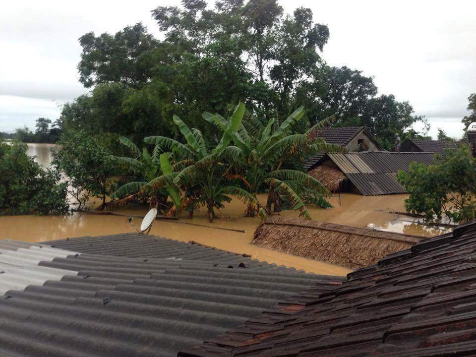 Thủ tướng yêu cầu ứng phó khẩn cấp mưa lũ miền Trung