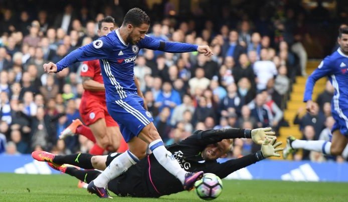 Costa và Hazard bùng nổ, Chelsea vùi dập Leicester