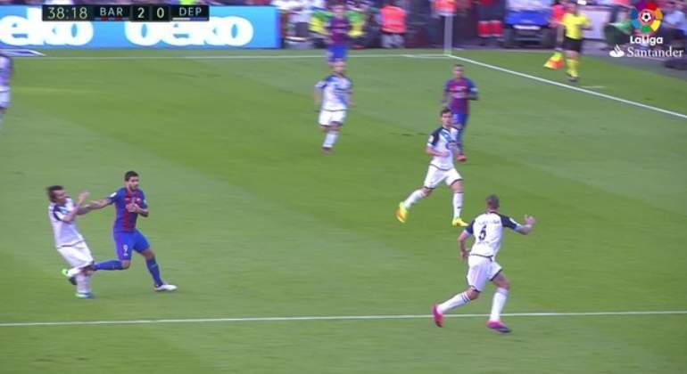 Luis Suarez vs Arribas