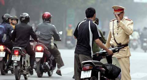 Nộp phạt giao thông quá hạn, tôi bị phạt thêm nhiều lỗi