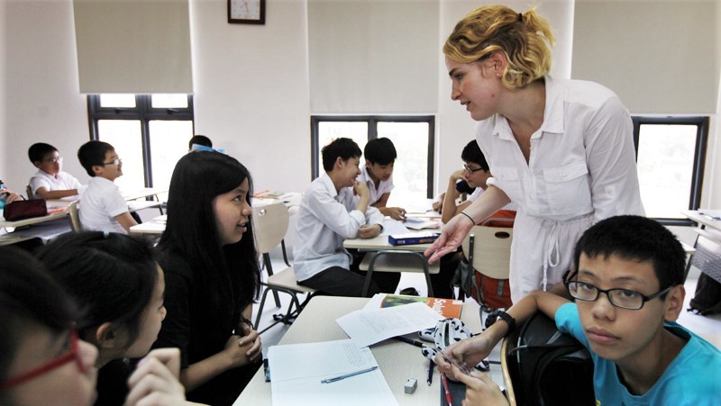 'Mấy chục năm qua chúng ta đã dạy tiếng Anh bằng tiếng Việt'