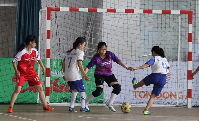 Khai mạc giải bóng đá dành cho nữ nhà báo
