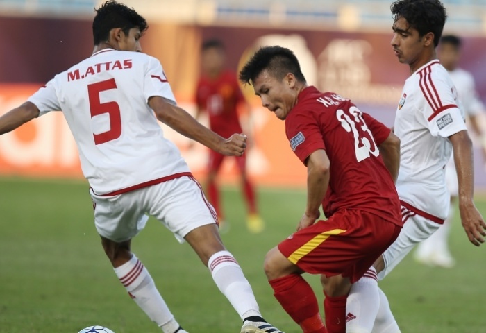 Hoà kiên cường UAE, U19 Việt Nam vẫn bị chê té tát