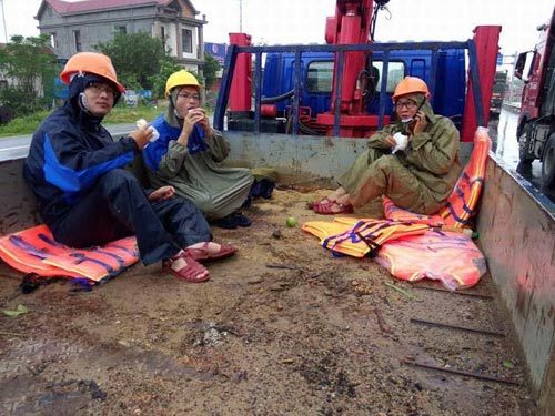 Viettel góp 12 tỷ đồng ủng hộ đồng bào miền Trung