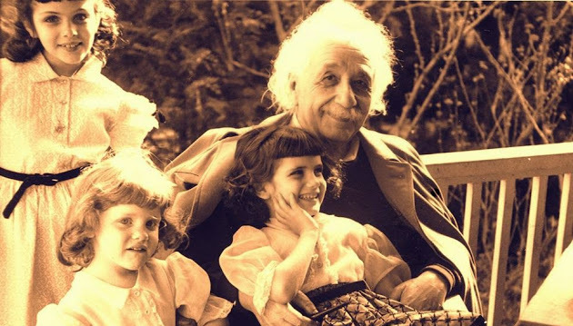Thư của Albert Einstein gửi con gái về một nguồn sức mạnh vô hình