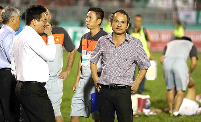 U19 Việt Nam vượt mặt lứa Công Phượng, bầu Đức có buồn?