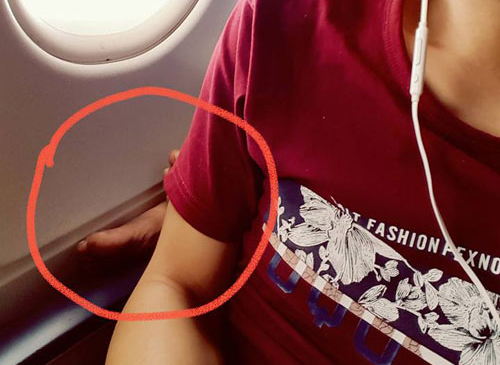 Hình ảnh 'khó đỡ' của hành khách trên máy bay