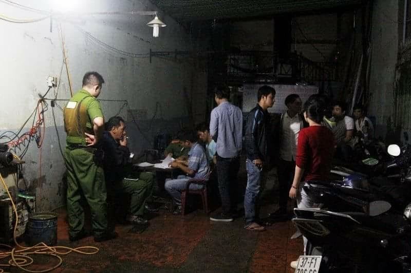 Đôi nam nữ tử vong trong căn phòng khoá trái