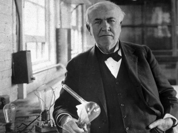 Điều khiến Thomas Edison trở thành thiên tài khi cả đời chỉ đến trường 3 tháng