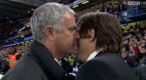 Xấu hổ muốn chui xuống đất, Mourinho tức giận mắng Conte