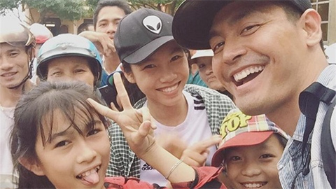 MC Phan Anh đen 'cháy' sau khi thu tần 20 tỷ làm từ thiện