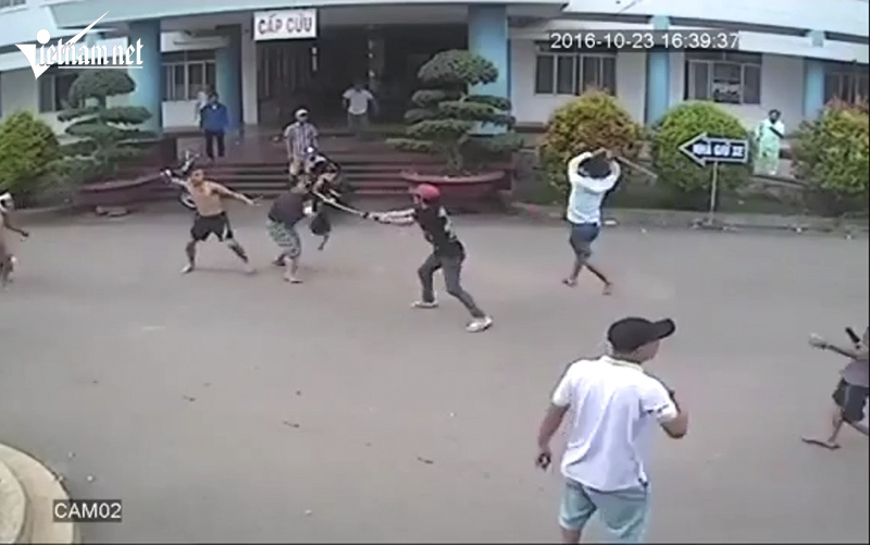 Chém nhau trong bệnh viện Đa khoa Huyện Xuân Lộc (Đồng Nai)