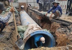 Vỡ đường ống khi thi công metro, hàng nghìn hộ dân mất nước