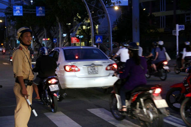 CSGT Đà Nẵng dạy đạo đức cho người học lái xe