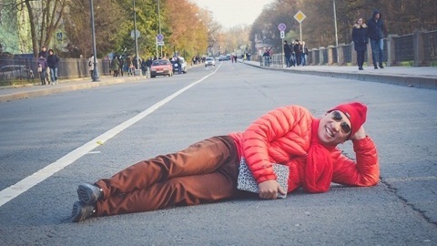 Quang Thắng nằm giữa đường rét mướt để chụp ảnh