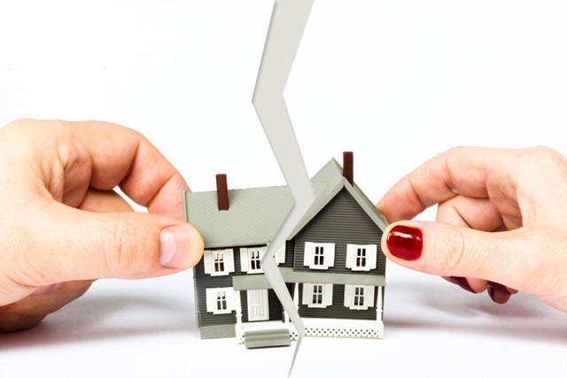 Mẹ mất tích, các con bị cậu ruột tranh nhà