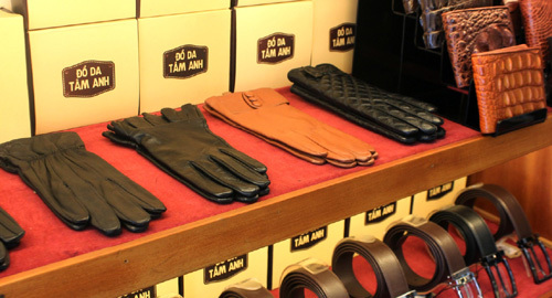 Đồ da Việt Nam: Khẳng định thương hiệu bằng chất liệu