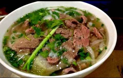Xem làm bát phở khủng nhất thế giới