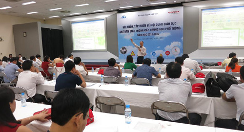 Khởi động chương trình “ATGT cho nụ cười ngày mai”