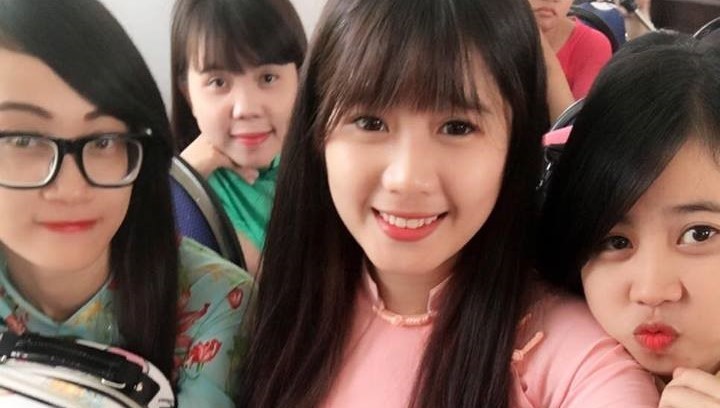 Cô giáo thực tập xinh đẹp, trẻ như học sinh gây sốt cộng đồng mạng