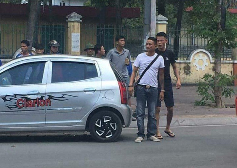 Diễn viên Hiệp Gà đâm đuôi ô tô khi đưa vợ đi đẻ