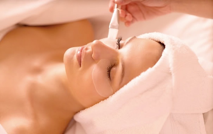 Cảnh báo nguy cơ khi làm đẹp cấy phấn đổi màu da