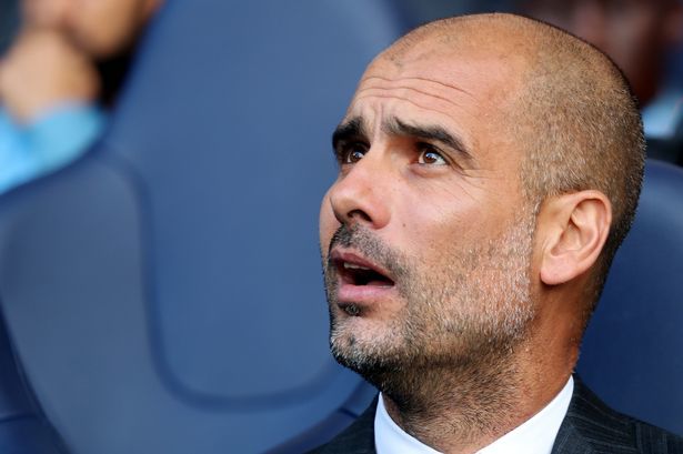 Giữa tâm bão, Guardiola khích học trò vượt khó