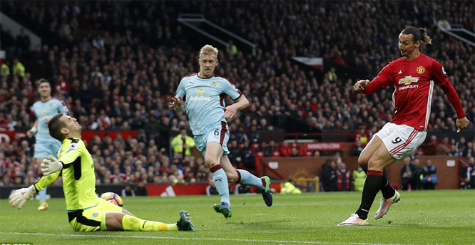 Ibrahimovic quá vô duyên, MU bất lực trước Burnley