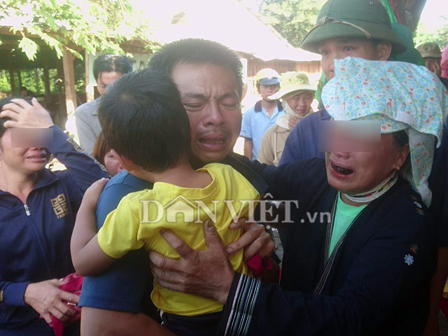 Nghi can nổ súng ở Đắk Nông bật khóc ra đầu thú