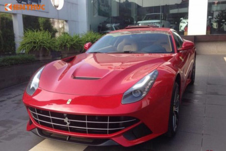 Đại gia Thanh Hóa chi 15 tỷ tậu Ferrari F12 Berlinetta