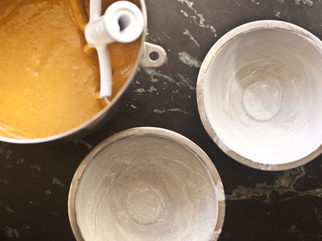 Mách mẹ cách làm bánh bí ngô chiêu đãi bé ngày lễ Halloween