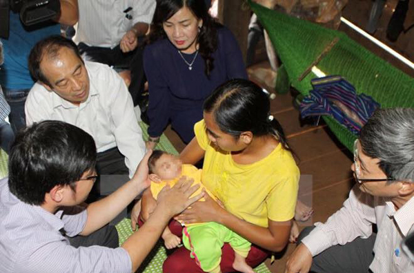 Việt Nam xác nhận bé gái đầu nhỏ đầu tiên do nhiễm Zika