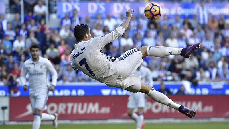 Ronaldo: Không cần hay, chỉ cần may và penalty!