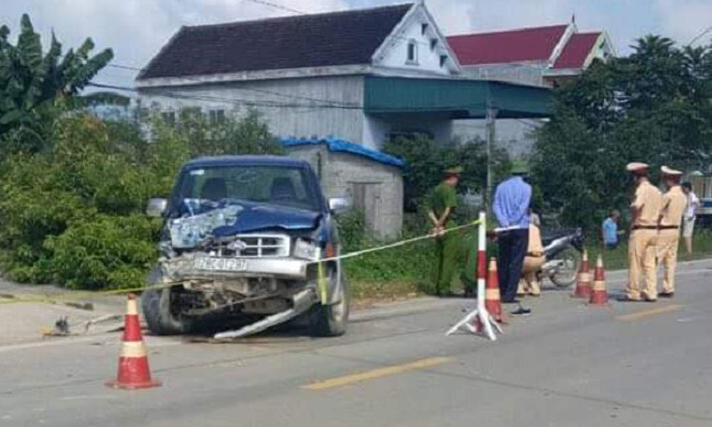 Chủ tịch xã lái xe ô tô đâm chết 2 người