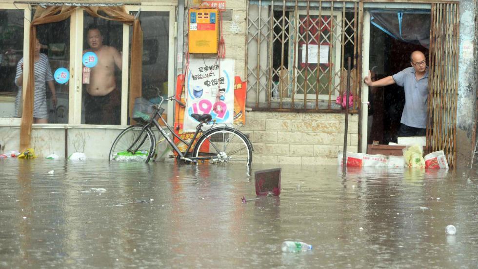 Nên chuẩn bị thuốc gì khi sống ở vùng ngập lụt?
