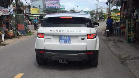 Xe sang biển xanh trên đường phố Cần Thơ