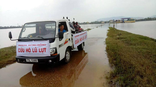 588,5 triá»u Äá»ng á»§ng há» Äá»ng bÃ o miá»n Trung tá»« Honda VN