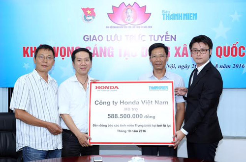 588,5 triệu đồng ủng hộ đồng bào miền Trung từ Honda VN