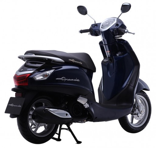 So sánh hai chiếc xe tay ga Honda Vision và Yamaha Grande