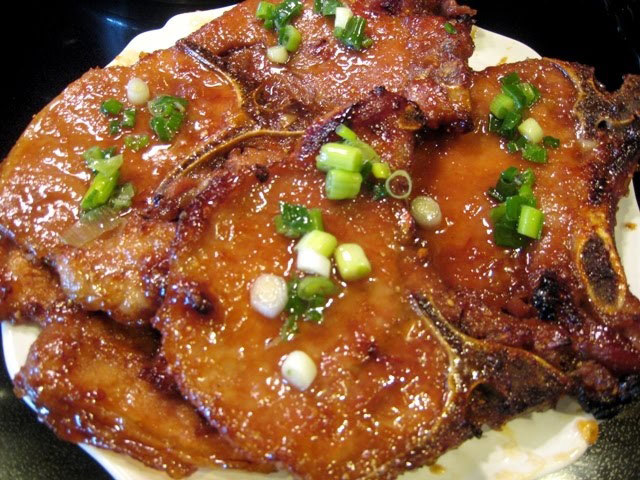 Sườn cốt lết rim mặn ngọt - món ngon cho ngày se lạnh