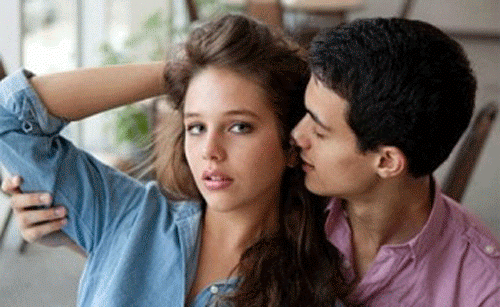 Yêu chồng nhưng vẫn 'say nắng' sếp mới