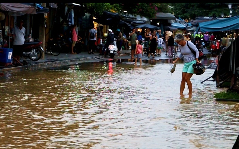 Bờ biển Hội An bị sạt lở nghiêm trọng